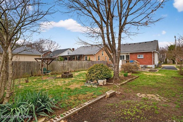 3706 Grandview Ave, Louisville, KY 40207