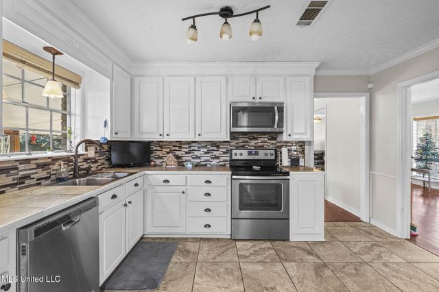 186 Van Doren Court, Pearl, MS 39208