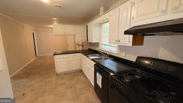 748 Greenhill Drive NE, Conyers, GA 30012