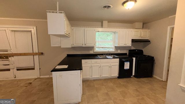 748 Greenhill Drive NE, Conyers, GA 30012