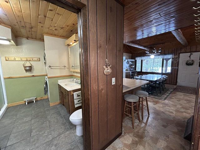 14946 N SUNRISE COURT, Mountain, WI 54149