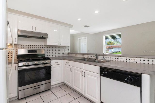 10532 67TH AVENUE, Seminole, FL 33772