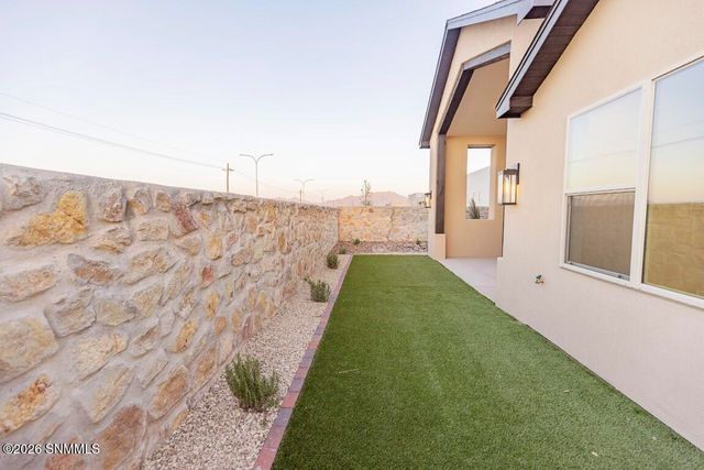 6735 Fairchild Loop, Las Cruces, NM 88012