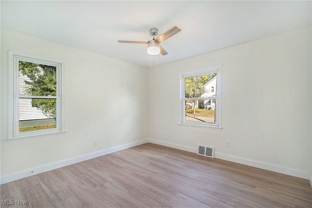 52 Avalon Drive, Bedford, OH 44146