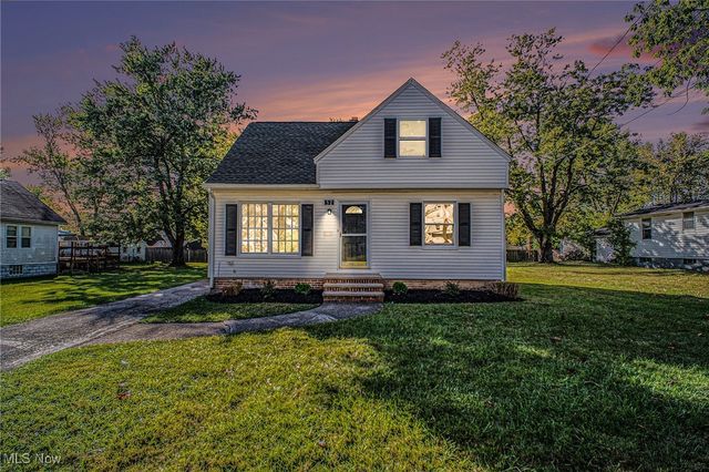 52 Avalon Drive, Bedford, OH 44146