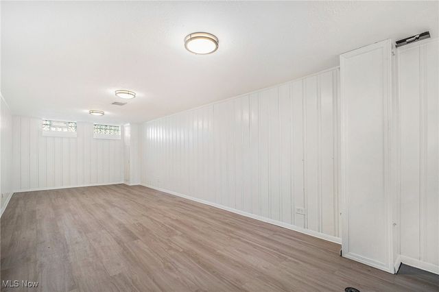 52 Avalon Drive, Bedford, OH 44146