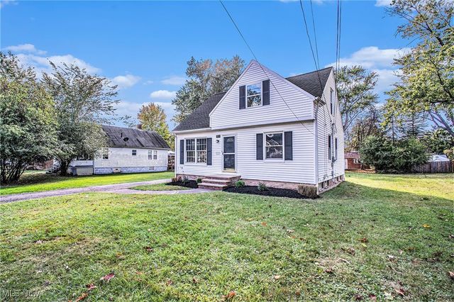 52 Avalon Drive, Bedford, OH 44146