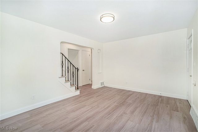 52 Avalon Drive, Bedford, OH 44146