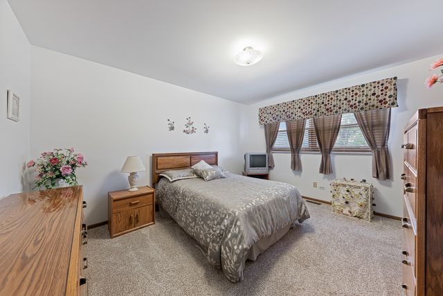 7502 W Lakeside Drive, Frankfort, IL 60423