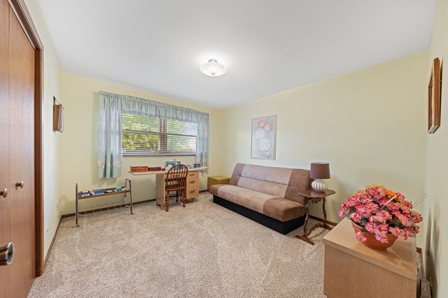 7502 W Lakeside Drive, Frankfort, IL 60423