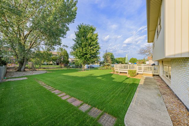 7502 W Lakeside Drive, Frankfort, IL 60423