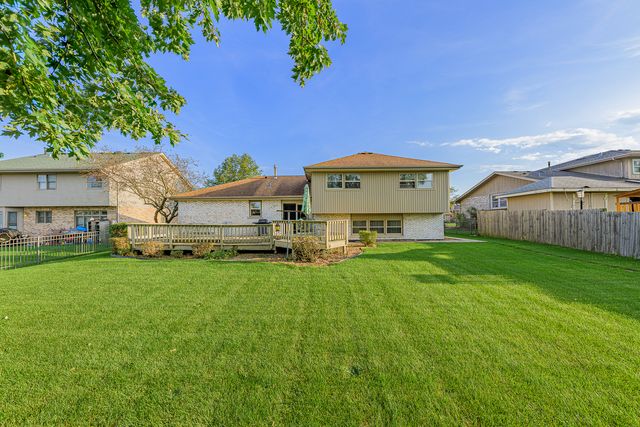 7502 W Lakeside Drive, Frankfort, IL 60423