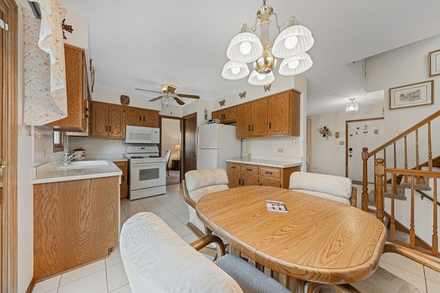7502 W Lakeside Drive, Frankfort, IL 60423