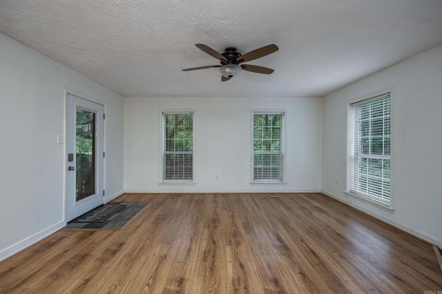 5017 Calico Creek Cove, North Little Rock, AR 72116