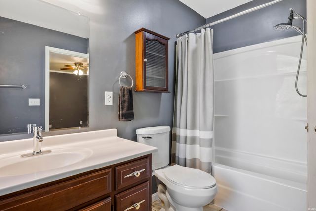 2202 E Iowa Street, Evansville, IN 47711