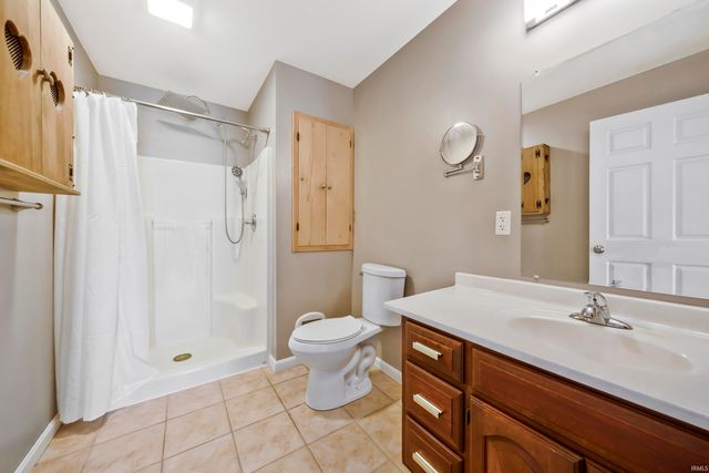 2202 E Iowa Street, Evansville, IN 47711