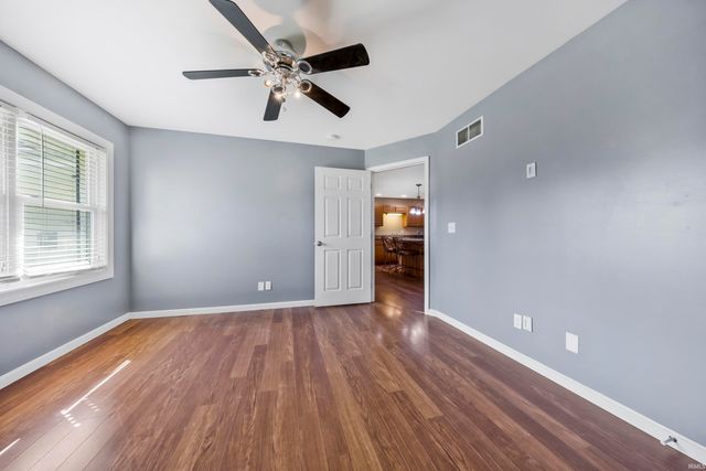 2202 E Iowa Street, Evansville, IN 47711