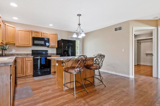 2202 E Iowa Street, Evansville, IN 47711