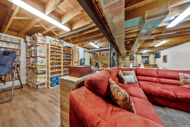 2202 E Iowa Street, Evansville, IN 47711