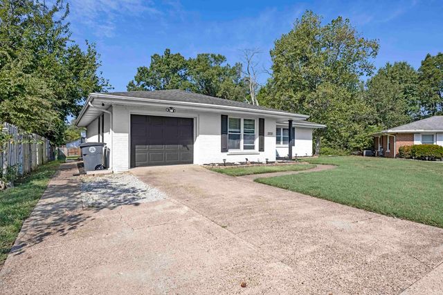 2202 E Iowa Street, Evansville, IN 47711