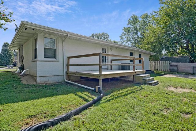 2202 E Iowa Street, Evansville, IN 47711