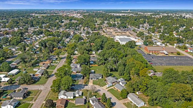 2202 E Iowa Street, Evansville, IN 47711