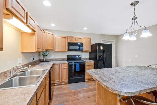 2202 E Iowa Street, Evansville, IN 47711