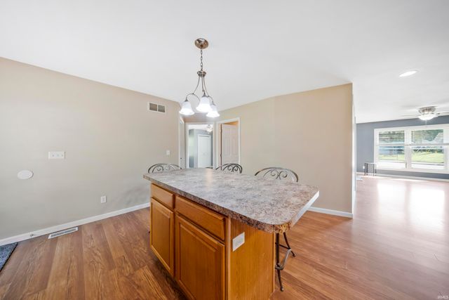 2202 E Iowa Street, Evansville, IN 47711
