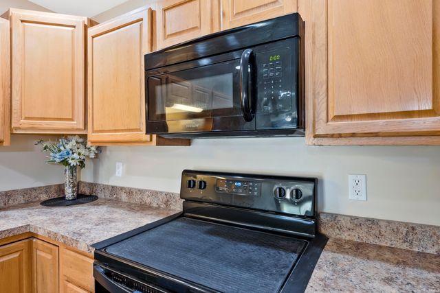 2202 E Iowa Street, Evansville, IN 47711