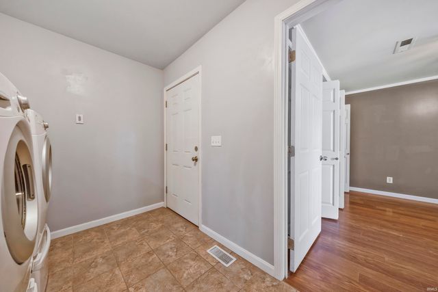 2202 E Iowa Street, Evansville, IN 47711