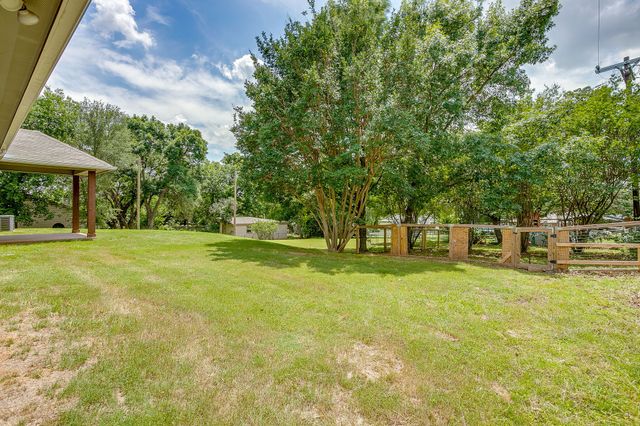 464 Wildwood Lane, Burleson, TX 76028
