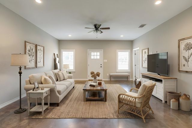 464 Wildwood Lane, Burleson, TX 76028