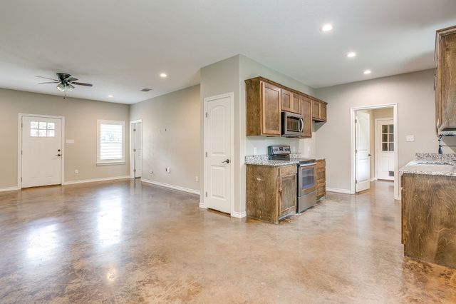 464 Wildwood Lane, Burleson, TX 76028