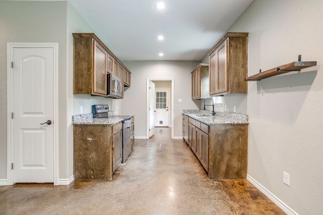464 Wildwood Lane, Burleson, TX 76028