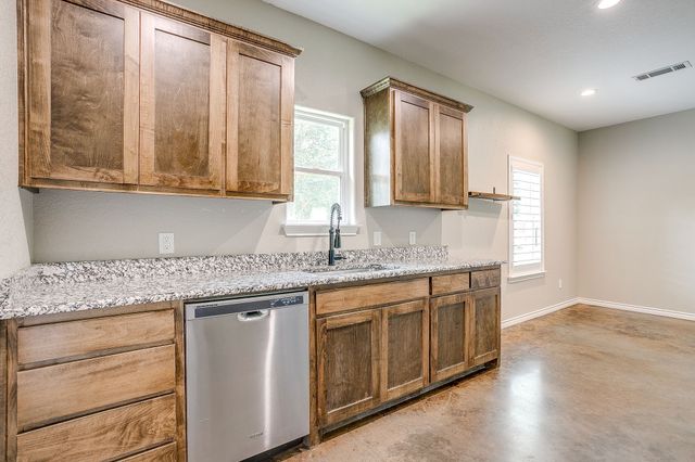 464 Wildwood Lane, Burleson, TX 76028