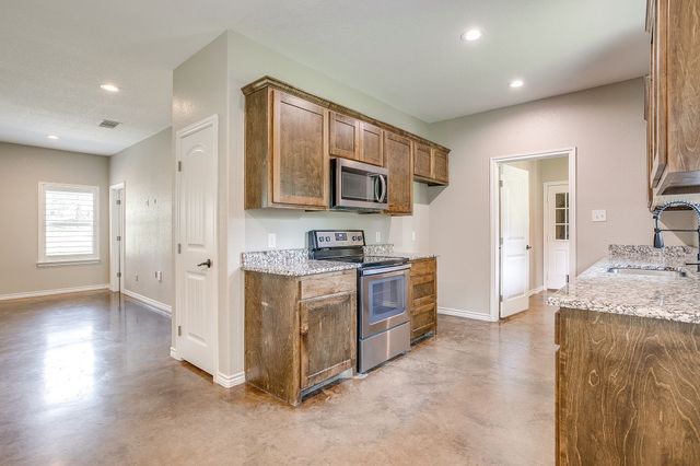 464 Wildwood Lane, Burleson, TX 76028