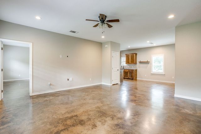 464 Wildwood Lane, Burleson, TX 76028