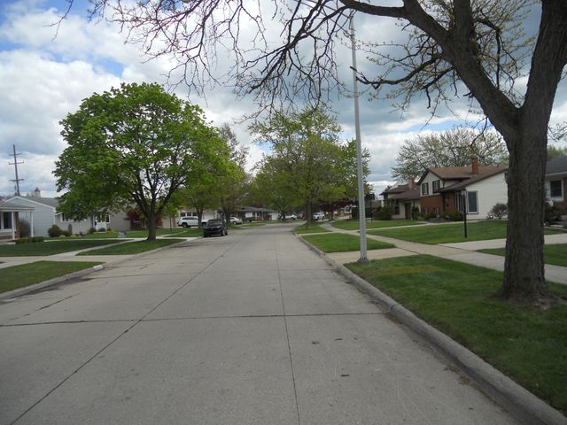 22119 Candace Drive, Rockwood City, MI 48173