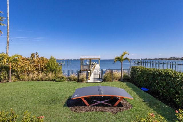 1519 RIVERVIEW LANE, Bradenton, FL 34209