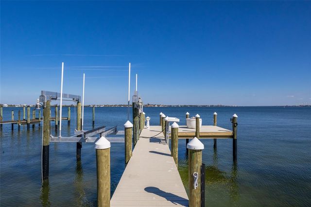 1519 RIVERVIEW LANE, Bradenton, FL 34209