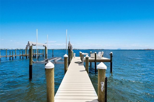 1519 RIVERVIEW LANE, Bradenton, FL 34209