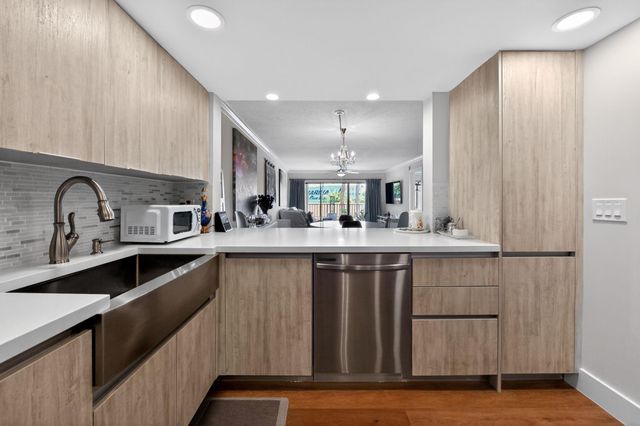 1036 US Highway 1 123, North Palm Beach, FL 33408