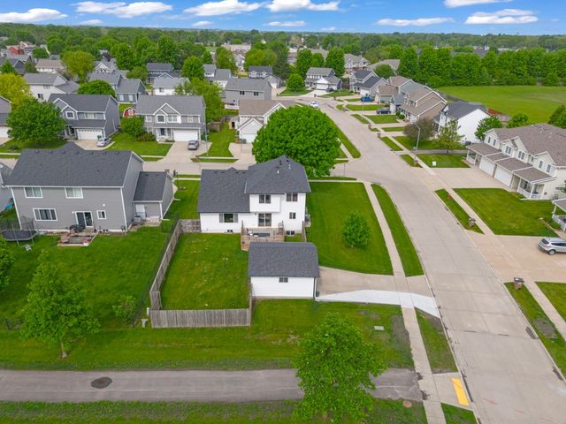 1001 9th Avenue Place SE, Altoona, IA 50009