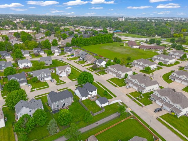 1001 9th Avenue Place SE, Altoona, IA 50009