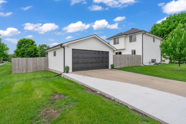 1001 9th Avenue Place SE, Altoona, IA 50009