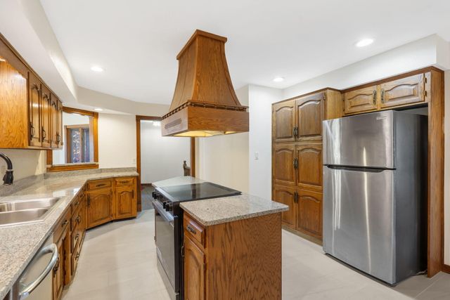 5618 S Kimbrough Avenue, Springfield, MO 65810