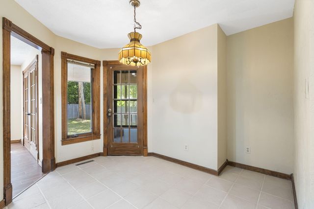 5618 S Kimbrough Avenue, Springfield, MO 65810