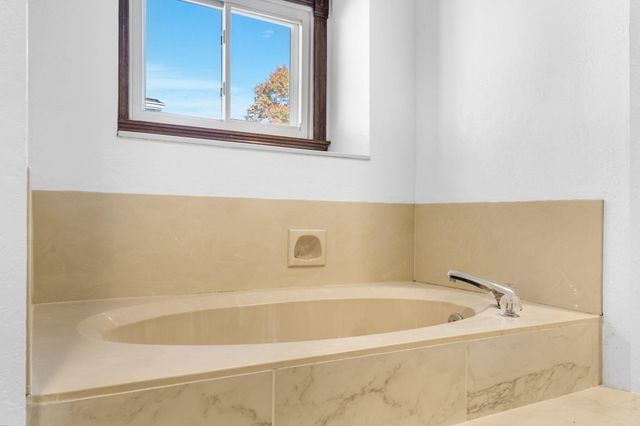 5618 S Kimbrough Avenue, Springfield, MO 65810