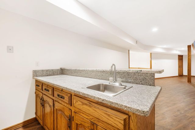 5618 S Kimbrough Avenue, Springfield, MO 65810