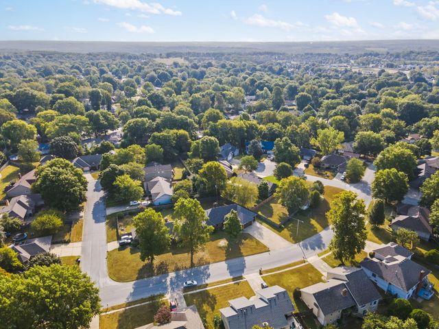 5618 S Kimbrough Avenue, Springfield, MO 65810